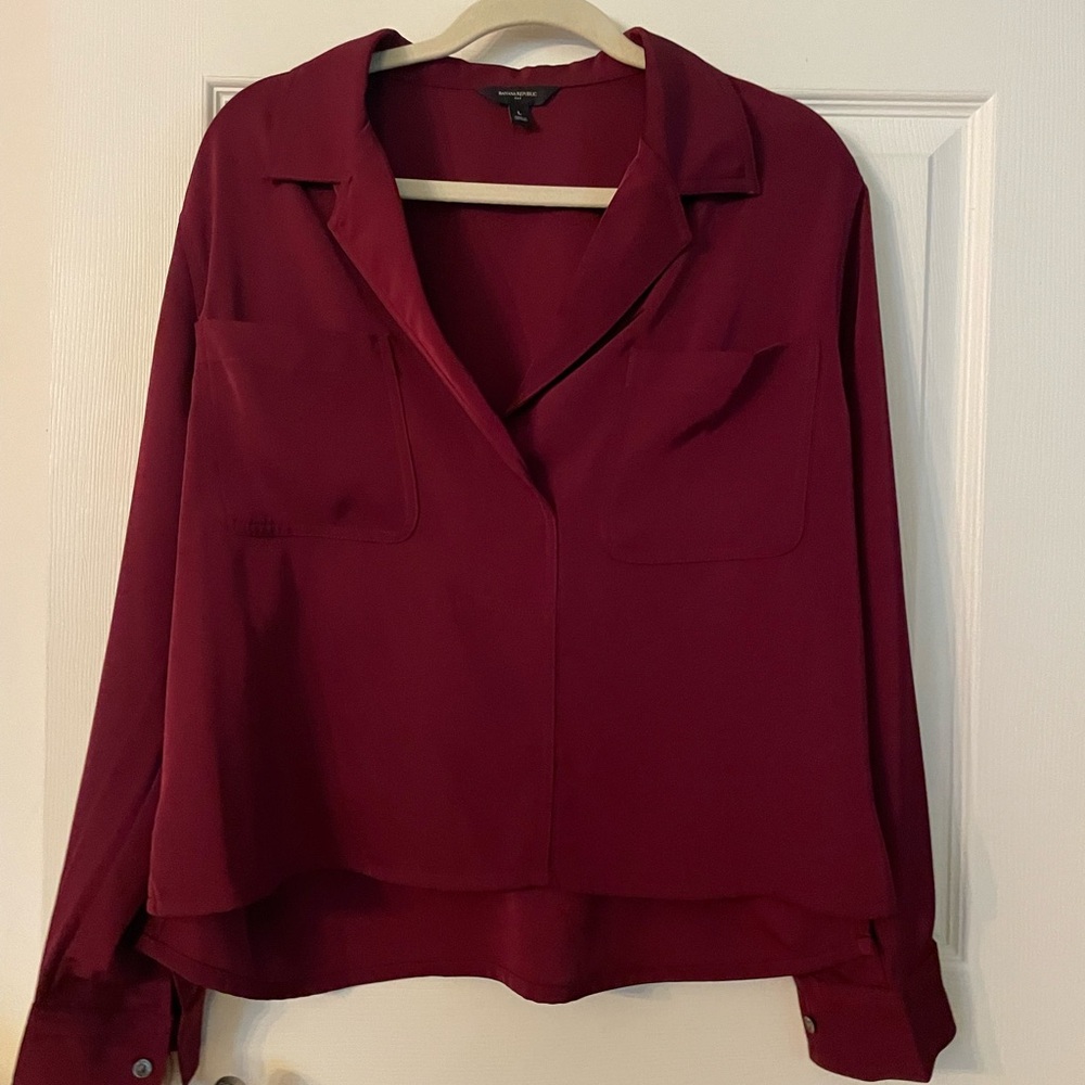 Banana Republic Burgundy Button-Front Collared Blouse